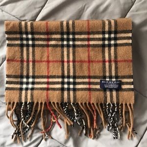 100% Lambswool Burberry unisex scarf